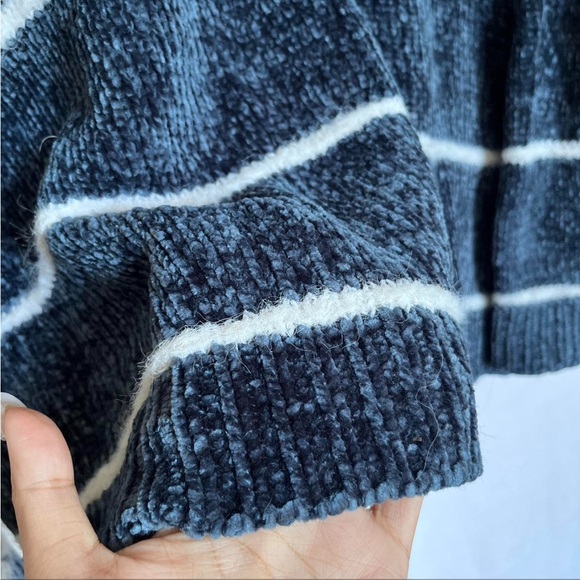 Soft Cable Knit Sweater Pullover - Picture 4 of 4